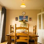 Modern Three Bedroom House In - Luxury And Homes