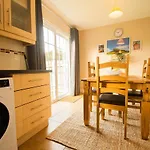 Holiday home Modern Three Bedroom House In - Luxury And Homes
