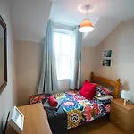 Modern Three Bedroom House In - Luxury And Homes *