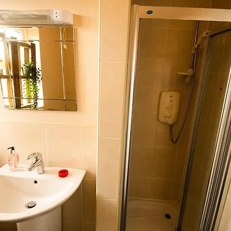 Modern Three Bedroom House In - Luxury And Homes Holiday home