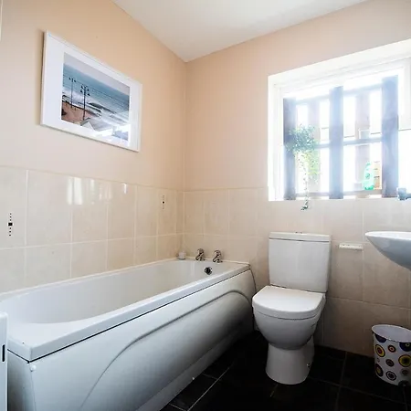 Hébergement de vacances Modern Three Bedroom House In - Luxury And Homes *