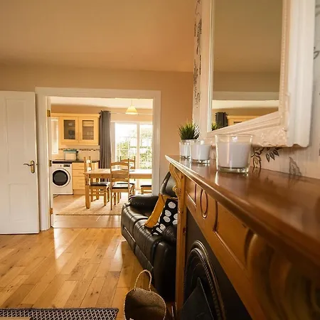 Modern Three Bedroom House In - Luxury And Homes *