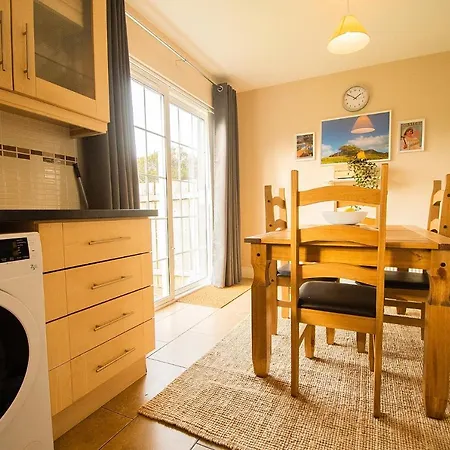 Hébergement de vacances Modern Three Bedroom House In - Luxury And Homes