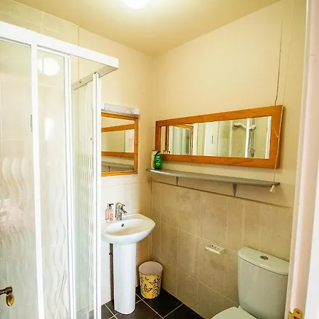 Modern Three Bedroom House In - Luxury And Homes *