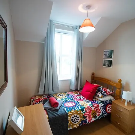 Modern Three Bedroom House In - Luxury And Homes *