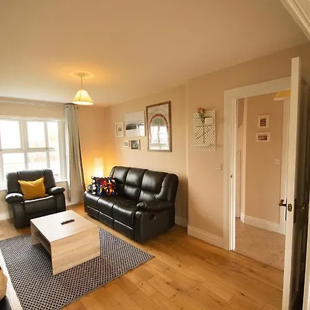 Modern Three Bedroom House In - Luxury And Homes Holiday home